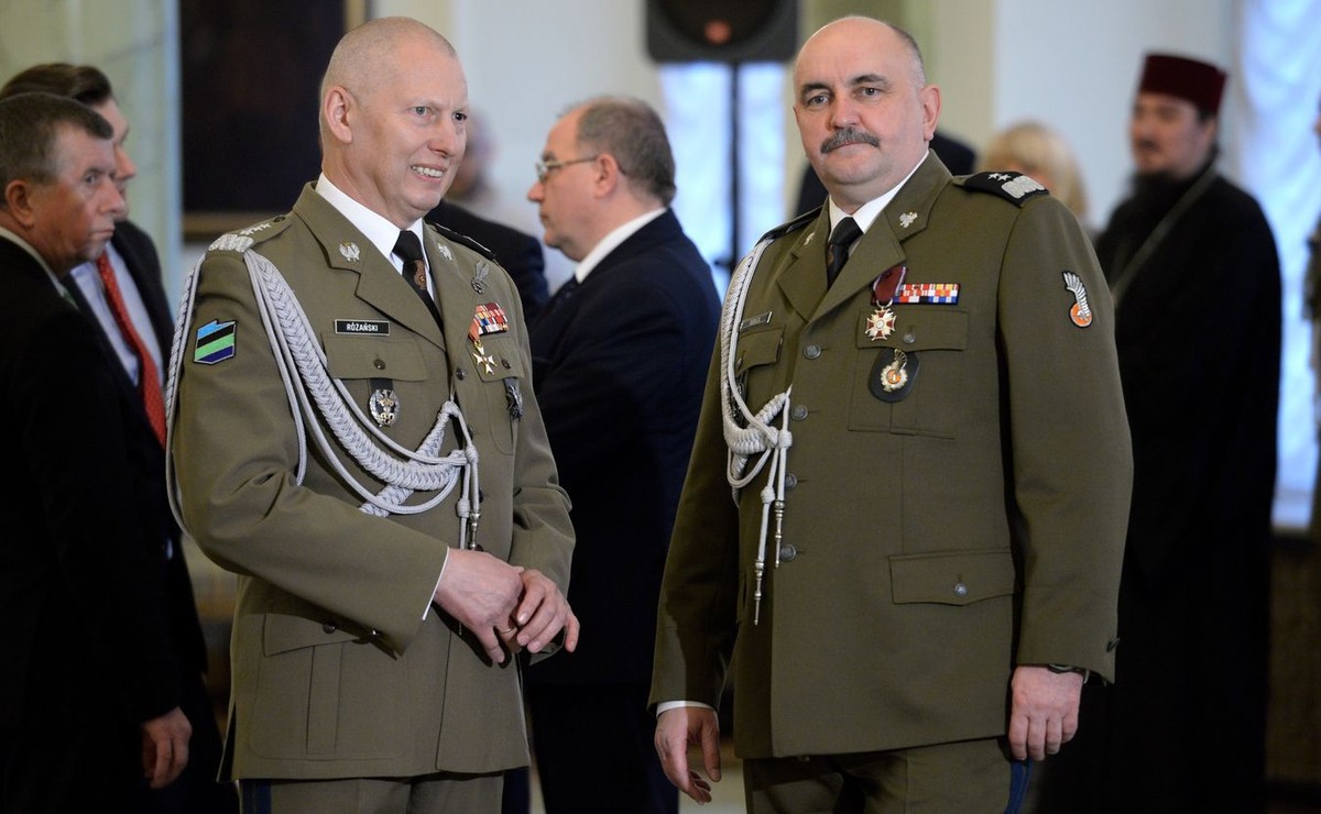 Gen. Różański: WOT wyposaża się w broń, która może stać się niebezpieczna w ich rękach