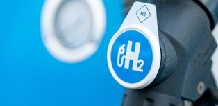 Drogi prąd, przywiązanie do wodoru i przywiązanie do niskoemisyjnych rozwiązań to przepis na klęskę gospodarczą UE