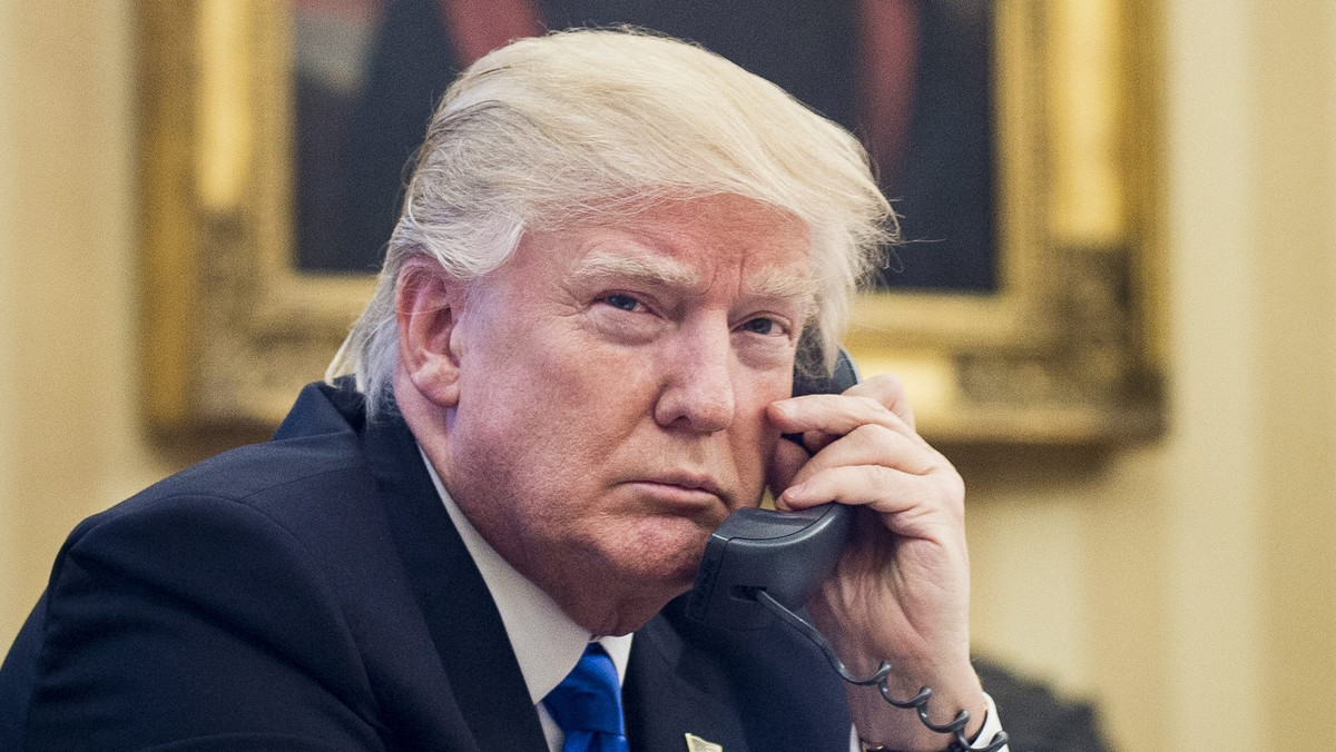 Prezydenci Rosji i USA, Władimir Putin i Donald Trump, we wczorajszej rozmowie telefonicznej nie poruszyli tematu zniesienia amerykańskich sankcji wobec Federacji Rosyjskiej - oświadczył rzecznik Kremla Dmitrij Pieskow, cytowany dziś przez agencję Interfax.