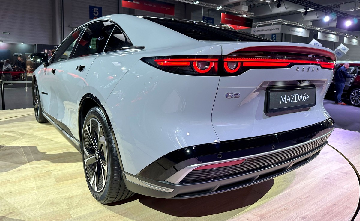 Nowa Mazda 6e hitem w Polsce. Sprzedaje się w ciemno