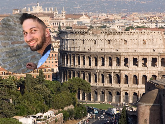 Ilustracija, turista oskrnavio Koloseum u Rimu