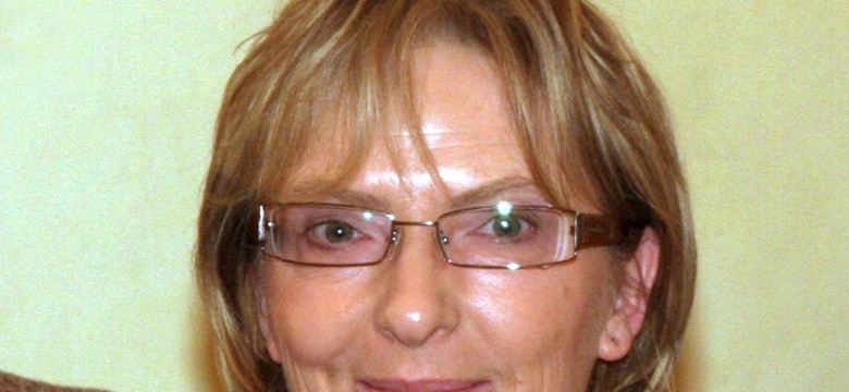 Bomba pod domem, "cmentarne hieny" i szpilki. SYLWETKA Ewy Kopacz, z domu Lis