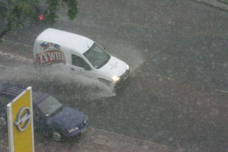 LODZPOTEZNA NAWALNICA NAD LODZIA N/Z UL. ZIELONA14/06/2007FOT. MAREK SZYBKA