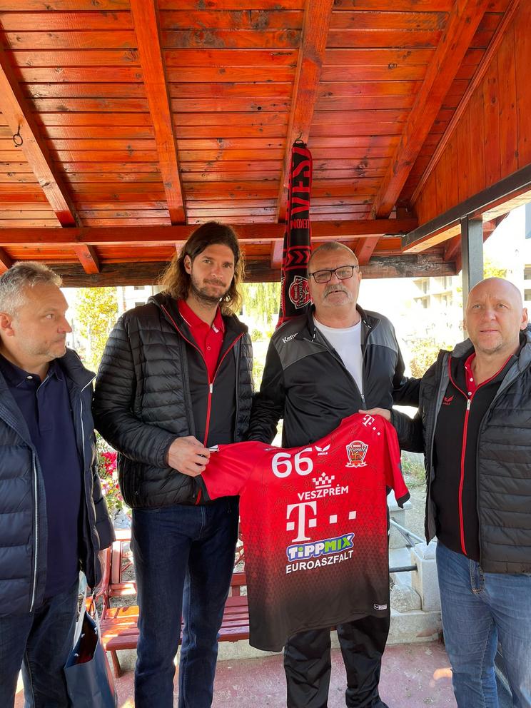 Nagy László és Csík Zoltán a közelmúltban meglátogatta Petre Cozmát Fotó Telekom Veszprém