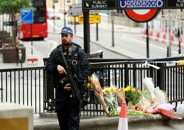 W sobotnim zamachu terrorystycznym w Londynie na moście London Bridge i na pobliskim targu Borough Market zginęło co najmniej siedem osób, a 48 zostało rannych