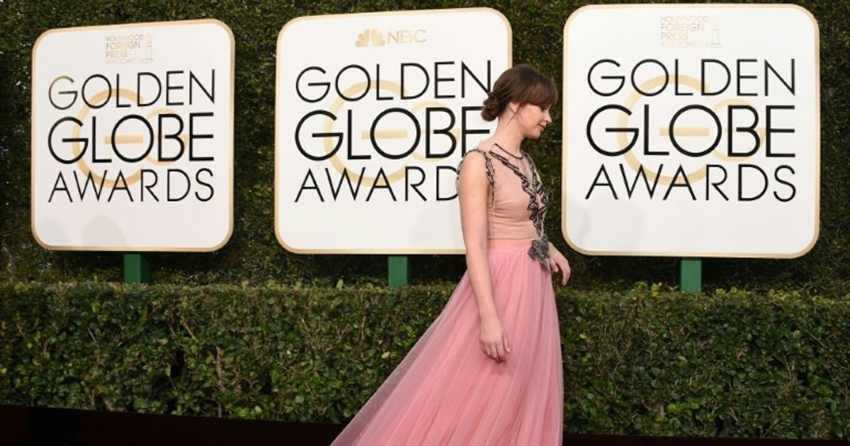 Michelle Williams in Louis Vuitton at the Golden Globes - Natalie Portman  74th - 2