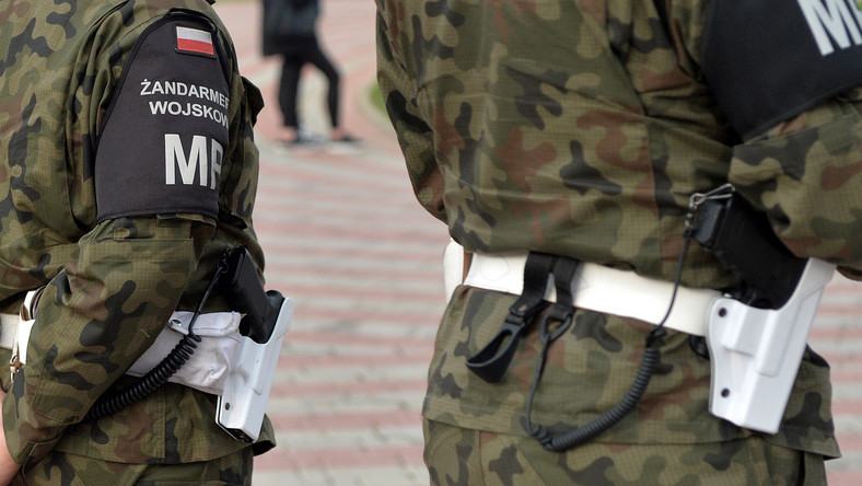 Gdynia: żołnierze podejrzani o kradzież paliwa z wojskowych lotnisk