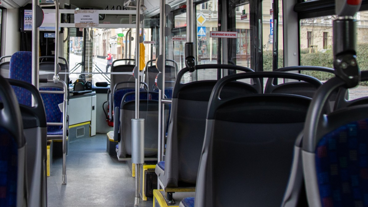 Ruda Śląska: Chłopiec jechał sam autobusem. Policja szukała opiekunów