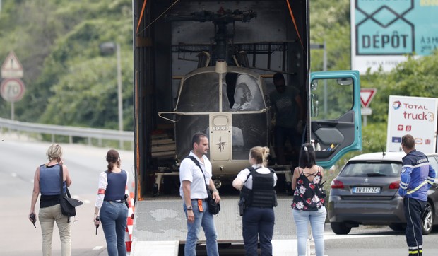 Francuska, zatvorenik, helikopter, EPA -IAN LANGSDON