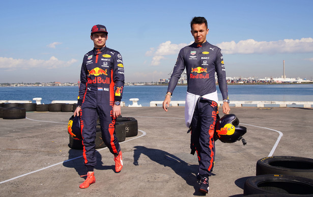 Max Verstappen i Alexander Albon