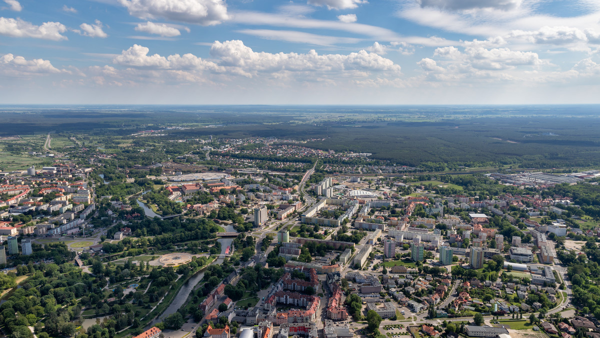 Od 2004 roku w mieście Piła zorganizowana jest Strefa Płatnego Parkowania. Sprawdzamy, jakie obowiązują w niej zasady, ceny i kary.