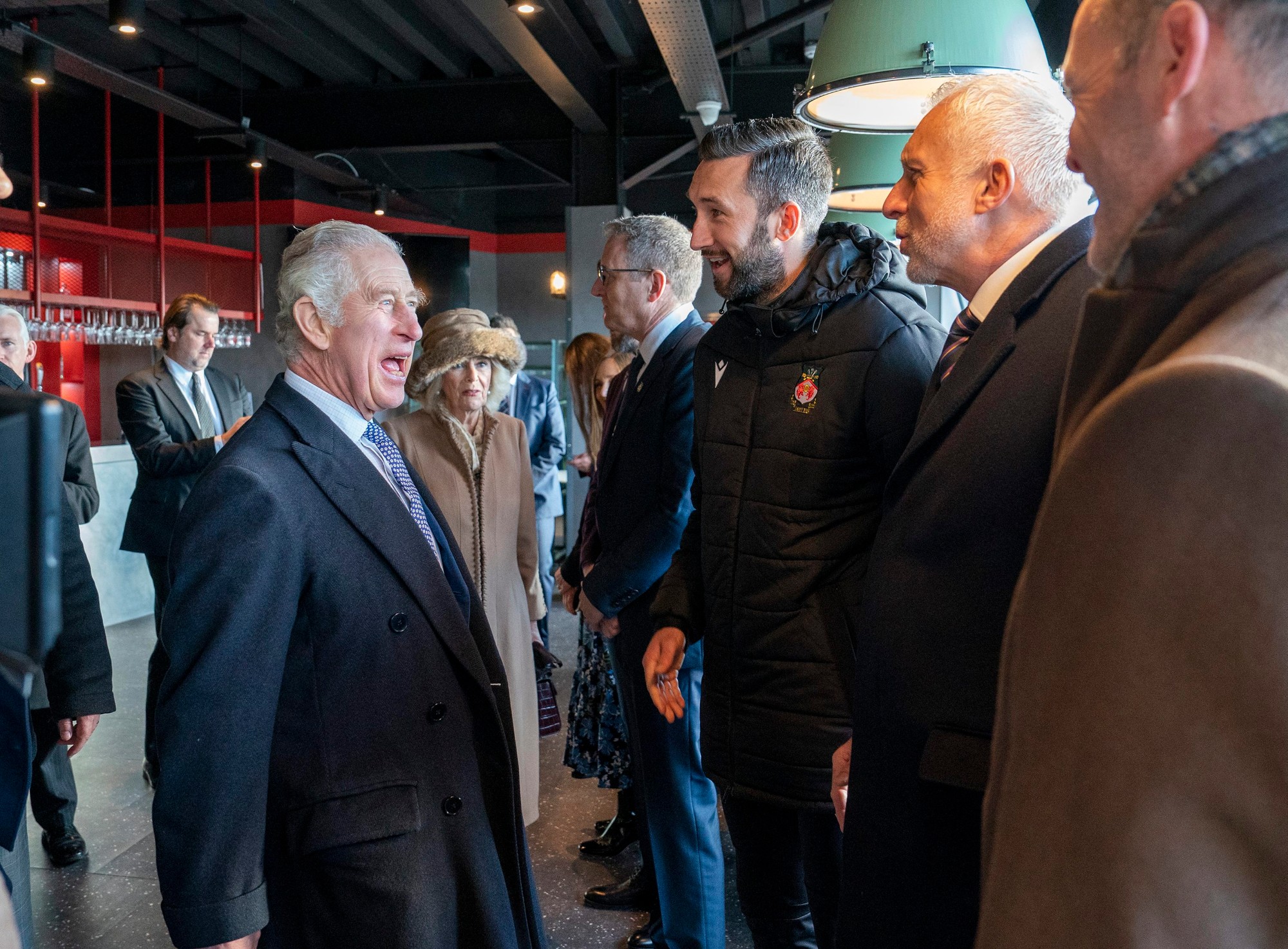Karol III. sa stretol s hercom Ryanom Reynoldsom.