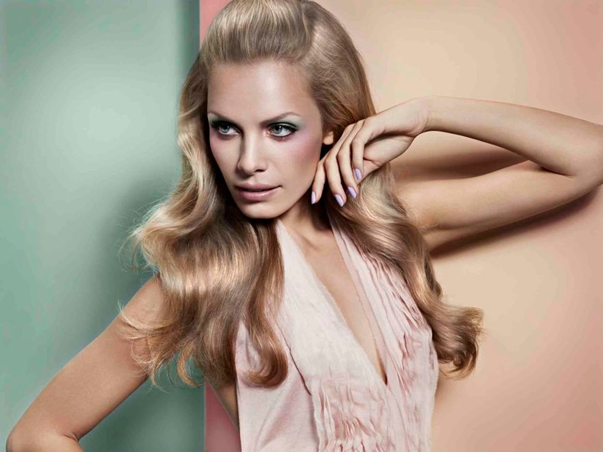 Wiosenną linię makijażu Misslyn promuje modelka Jana Beller