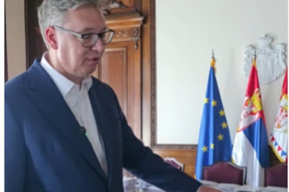 "REŠAVAMO PROBLEME NAŠIM SUGRAĐANIMA, POKAZALI SMO DA IH ČUJEMO" Vučić o platformi "Ko si bre ti": Stiglo više od 7.200 prijava, ja tražim da pročitam sve (VIDEO)