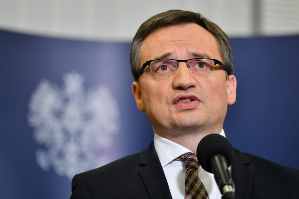 Ziobro podczas konferencji prasowej nawiązał do sprawy polityka PO Stanisława Gawłowskiego oraz byłego senatora Platformy Józefa Piniora.