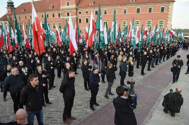 Okolicznościowy przemarsz ulicami Warszawy w 83. rocznicę powstania Obozu Narodowo-Radykalnego.