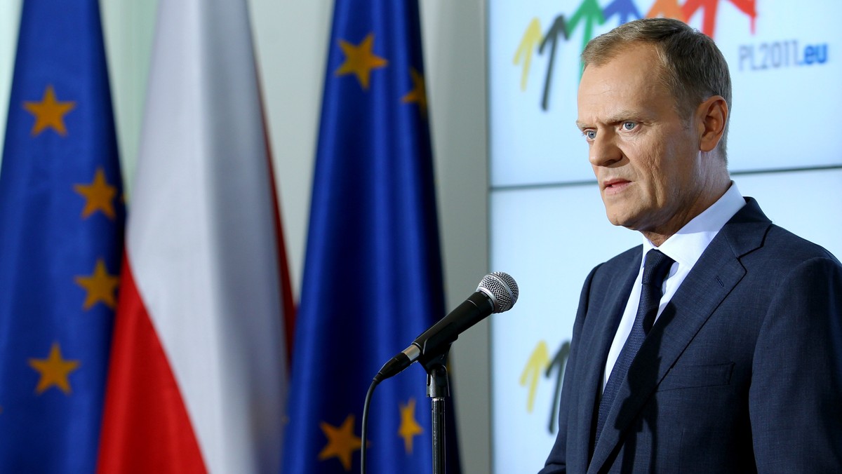 Premier Donald Tusk chce, żeby raport ws. katastrofy smoleńskiej, autorstwa polskiej komisji pod wodzą szefa MSWiA Jerzego Millera, został przedstawiony zanim - jak mówił - zacznie się "jatka" w kampanii wyborczej. Ma nadzieję, że raport będzie upubliczniony w czerwcu.