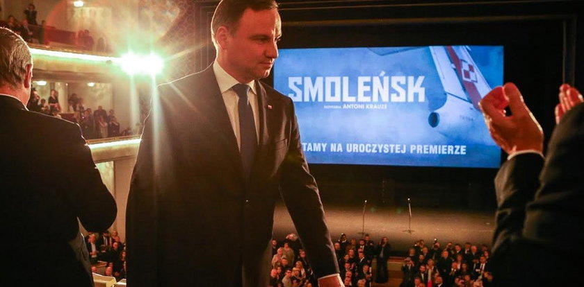 Skandal wokół premiery „Smoleńska”. Dlaczego nie zaproszono wszystkich rodzin ofiar?