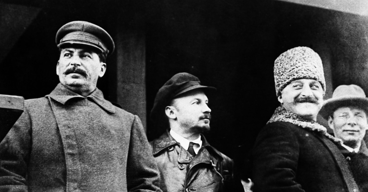 Omów Sytuację W Polsce Po śmierci Stalina Tak płakano po śmierci Stalina. Propaganda w najgorszym wydaniu