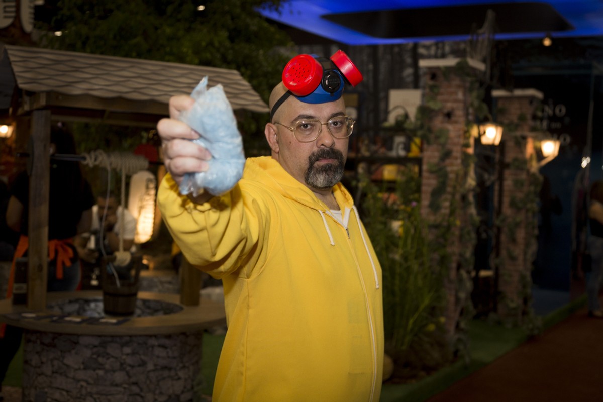 Bohaterowie serialu „Breaking Bad” również rozpoczęli amatorską produkcję metamfetaminy