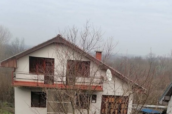 Snežana prodaje kuću od 100 kvadrata i 36 ari placa za 25.000 evra! Ima i pomoćne objekte: Nalazi se na 8 kilometara od grada (FOTO)