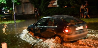 Polska zmaga się ze skutkami burz. Ponad 20 tys. odbiorców bez prądu