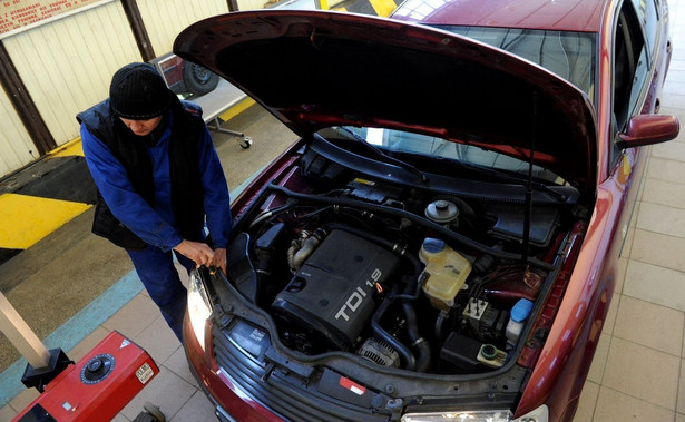 Badanie techniczne auta za 246 zł? Diagnosta wykryje wycięty DPF? Ministerstwo przelicza nową tabelę opłat dla kierowców i szykuje zmiany z przepisach