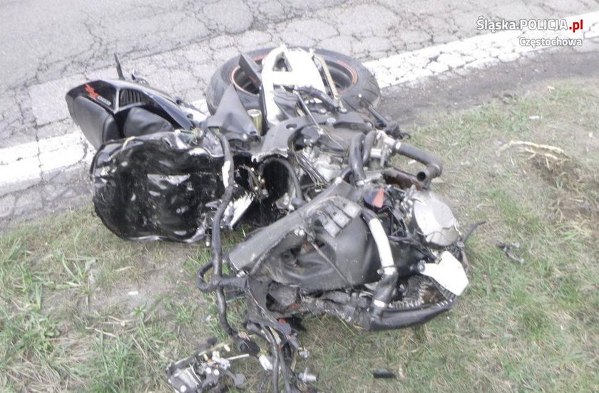 Tragedia na drodze. Motocykl wbił się w kanał