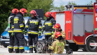 Duży pożar w Warszawie. Na miejscu specjalna jednostka straży pożarnej