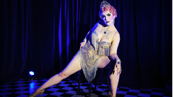 "Nago. Głośno. Dumnie". Powstał serial o polskich drag queens