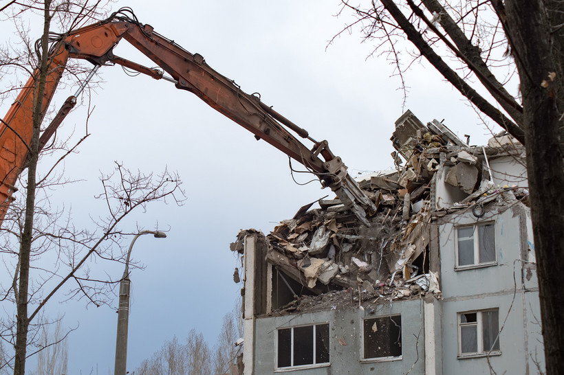 Do katastrofy budowlanej może dojść zarówno podczas budowy nowego obiektu, jak i w trakcie prac budowlanych.