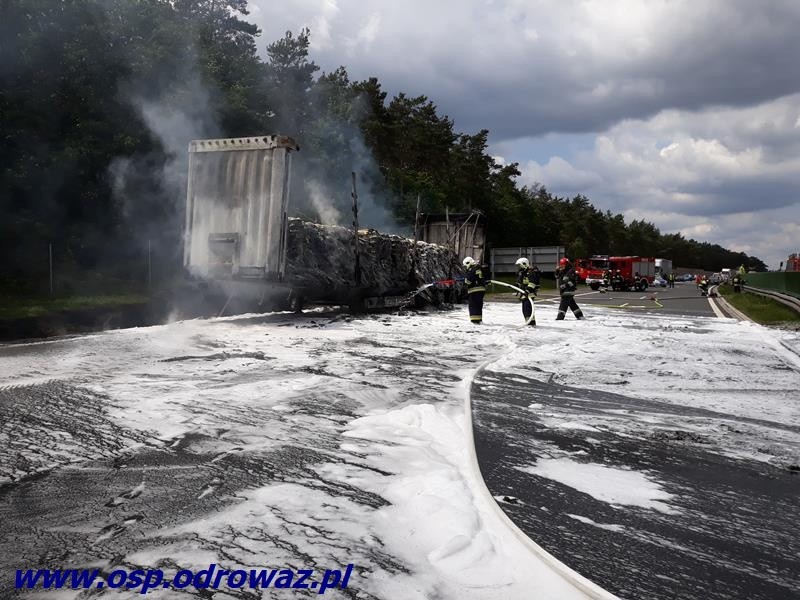 Na autostradzie A4 spłonęła ciężarówka