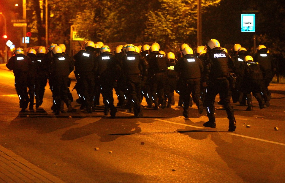 KNURÓW BUDYNEK POLICJI OCHRONA PO ZAMIESZKACH (policja)