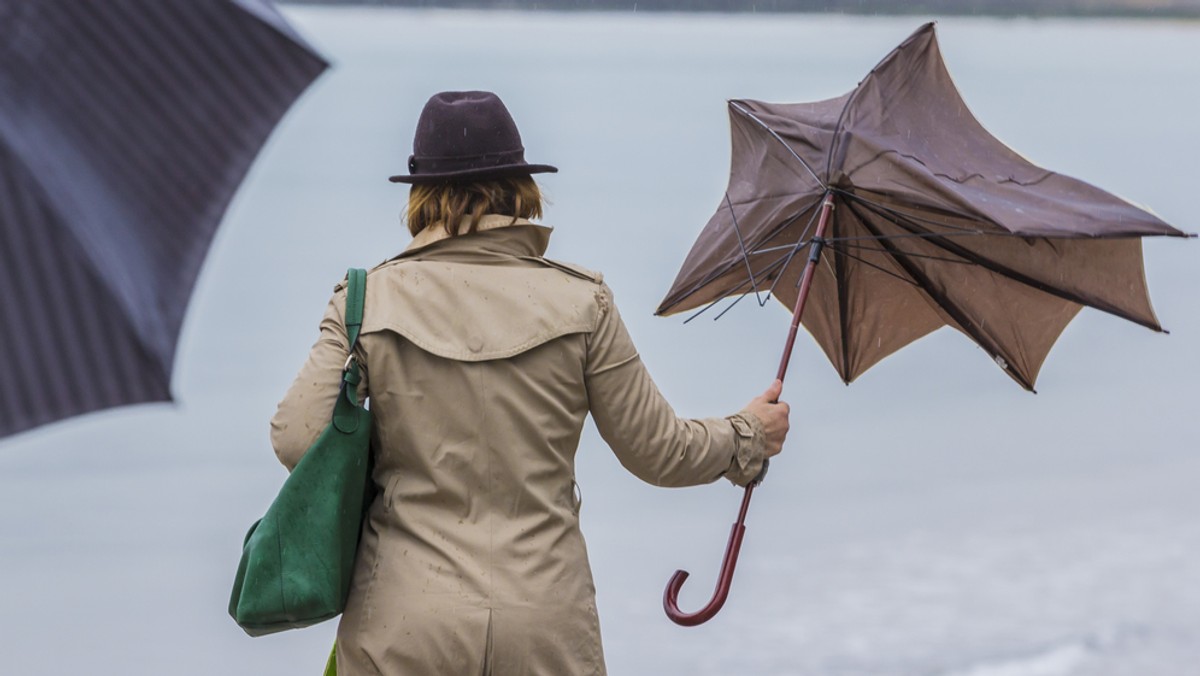 Ostrzeżenia przed porywistymi, mroźnymi wiatrami, gradobiciami i śniegiem wydał Met Office. Żółty alert pogodowy ma obowiązywać do piątku.