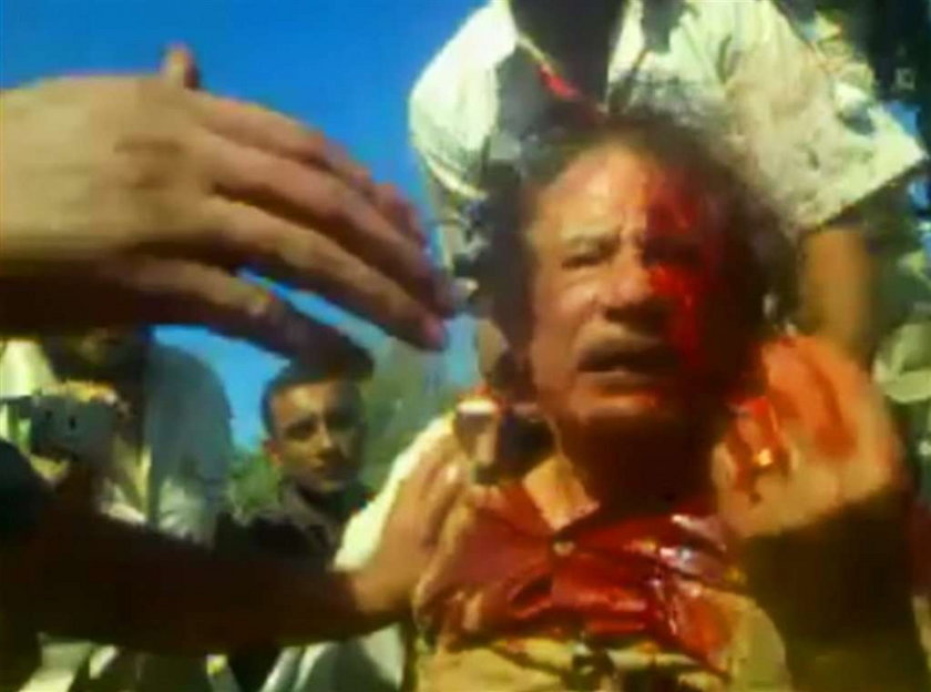 W nocy pokroili ciało Muammara Kaddafiego
