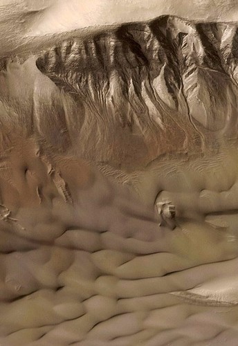 Mars to niezwykła, wciąż niepoznana planeta. Najpiękniejsze zdjęcia czerwonej planety zrobione zostały przez sondę Opportunity. Czy to jeszcze nauka, czy może już sztuka?