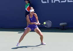 Raducanu nie pozostawiła złudzeń. Linette bezradna w ćwierćfinale