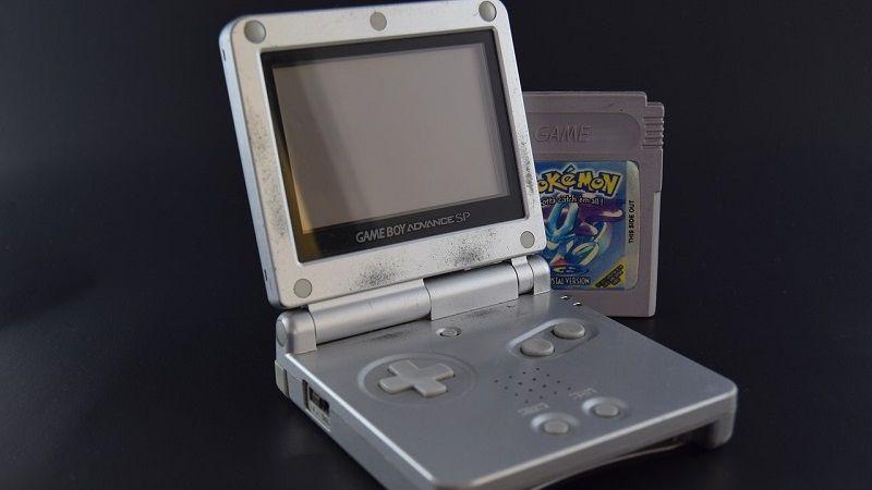 Priamym nasledovníkom originálu bol Game Boy Advance z roku 2001.