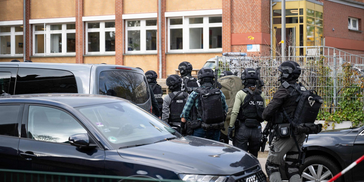 Alarm w Hamburgu. Policja obstawiła szkołę.
