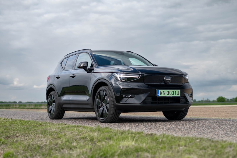 Volvo EX40 Performance Black Edition