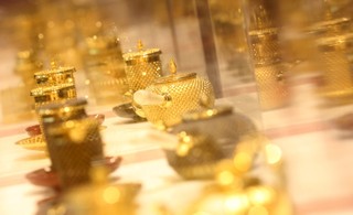 Po dwóch tygodniach passy kupujących nastąpił spadek notowań złota