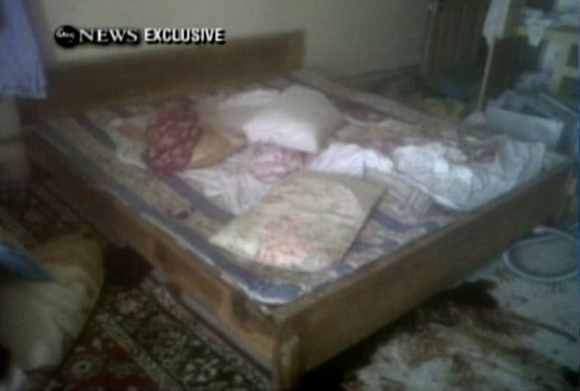 Łóżko w pokoju, w którym zginął Osama