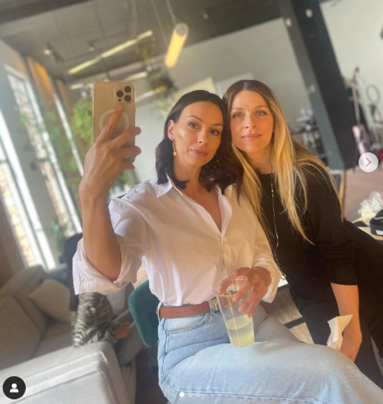 Sloboda Mićalović u farmerkama