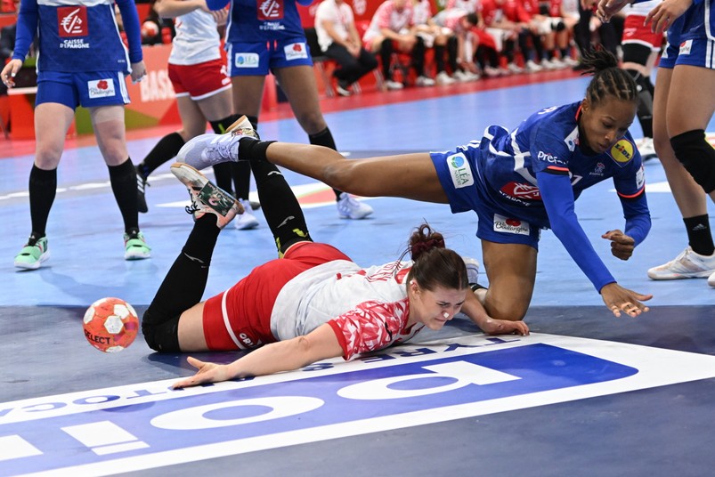 Porażka z wicemistrzyniami olimpijskimi i mistrzyniami świata, porównując klasę drużyn, była wkalkulowana w występ biało-czerwonych