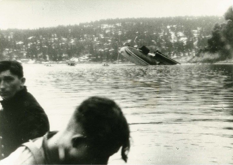 Ostatnie sekundy krążownika Blücher" na powierzchni. Fjord Olso, 9 kwietnia 1940 r., godz. 6.22 rano. Zdjęcie wykonane przez niemieckich marynarzy, którzy uratowali się z tonącego okrętu