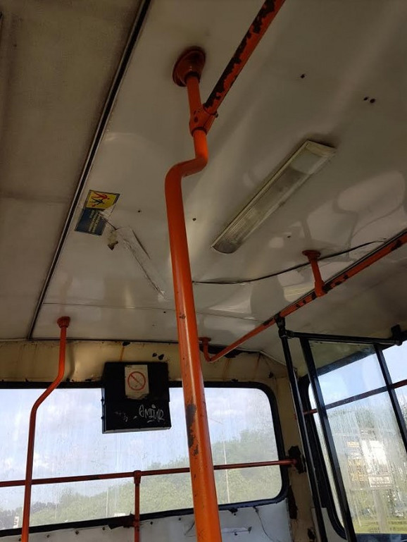 Novi Sad, autobus zalepljen selotejpom