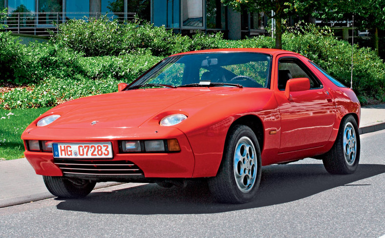 Porsche 928