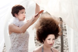 "Przerwane pocałunki" – Matka Boska z blokowiska