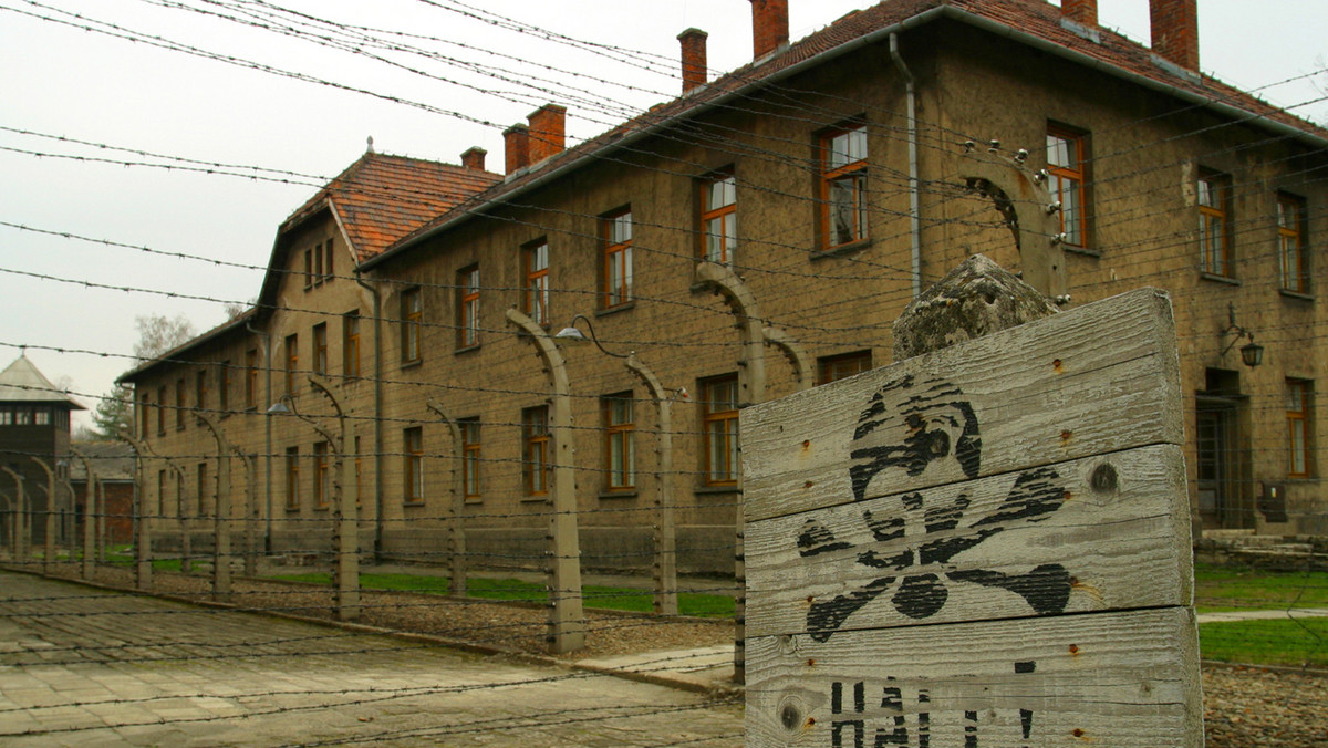 Muzeum Auschwitz można już odwiedzić także przez internet. Na stronie internetowej placówka umieściła ponad 200 panoramicznych, wysokiej jakości fotografii byłego obozu Auschwitz-Birkenau – poinformował rzecznik muzeum Bartosz Bartyzel.