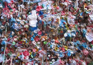 689585_1280pxseattlegum-wikimedia